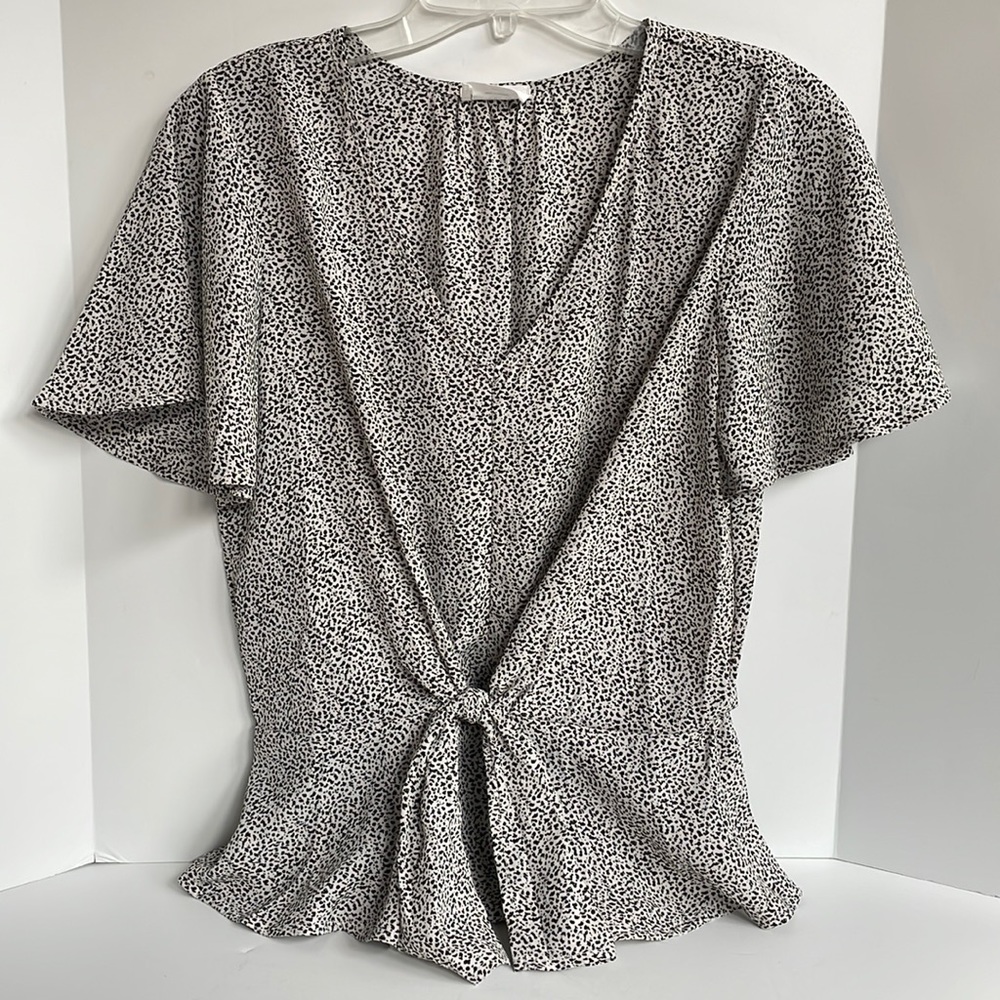 Sienna Sky tie front elastic peplum back v-neck ruffle sleeve blouse size med
